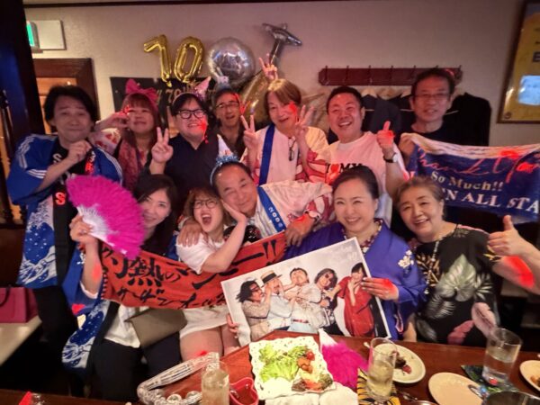 第三回 桑田会の集合写真|サザンオールスターズのファンが広島で大集結