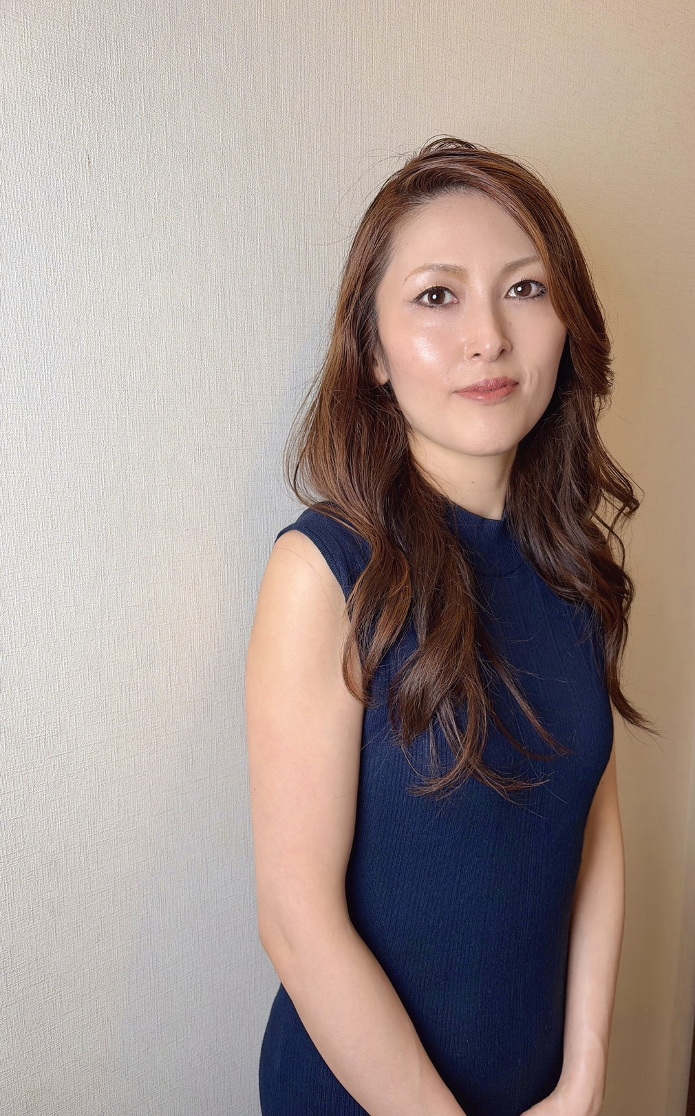 パーソナルメイク後のまいさん｜角度をつけた長めの眉と艶のある肌｜広島市PRIMAL＋